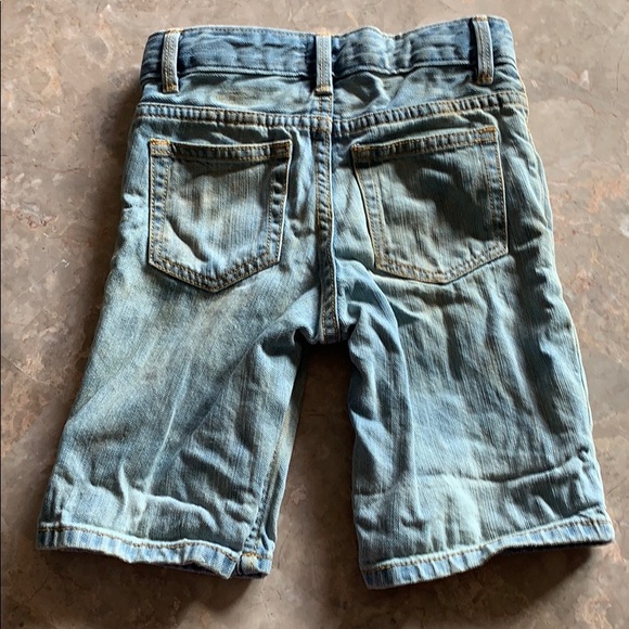 Distressed jean shorts - Picture 2 of 3